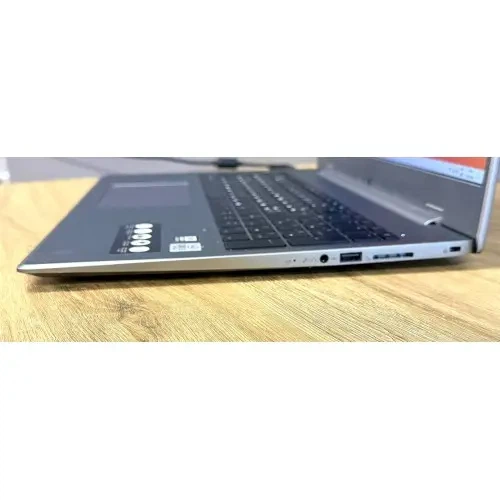 Ноутбук Medion P17607 17.3" i5-10210U 3.9GHz 8GB DDR4 128 GB SSD + ОС Windows 10 Home + АКБ + ЗП Б/В | 25207 - зображення 3