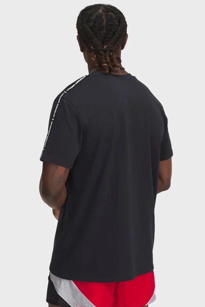 Чоловіча чорна футболка UA Icon HWT Tee Taping Under Armour XXL 1390300-001 - Фото 2 Чоловіча чорна футболка UA Icon HWT Tee Taping Under Armour XXL 1390300-001 - изображение 2