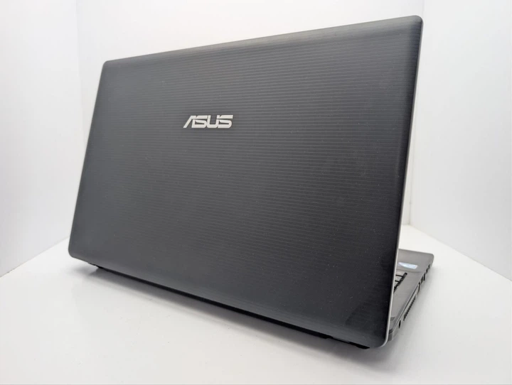 Ноутбук Asus X55 / 15.6" (1366x768) TN / Intel Pentium B9800 (2 ядра по 2.4 GHz) / 4 GB DDR3 / 500 GB HDD / Intel HD Graphics / WebCam / DVD-ROM б/в - Фото 8 Ноутбук Asus X55 / 15.6" (1366x768) TN / Intel Pentium B9800 (2 ядра по 2.4 GHz) / 4 GB DDR3 / 500 GB HDD / Intel HD Graphics / WebCam / DVD-ROM б/в - зображення 8