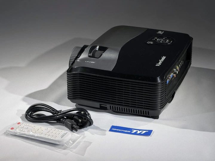 ViewSonic Pro8200 б/у 4291 ч, DLP Full HD 2000 ANSI лм — домашний кинотеатр, кино, игры - изображение 2