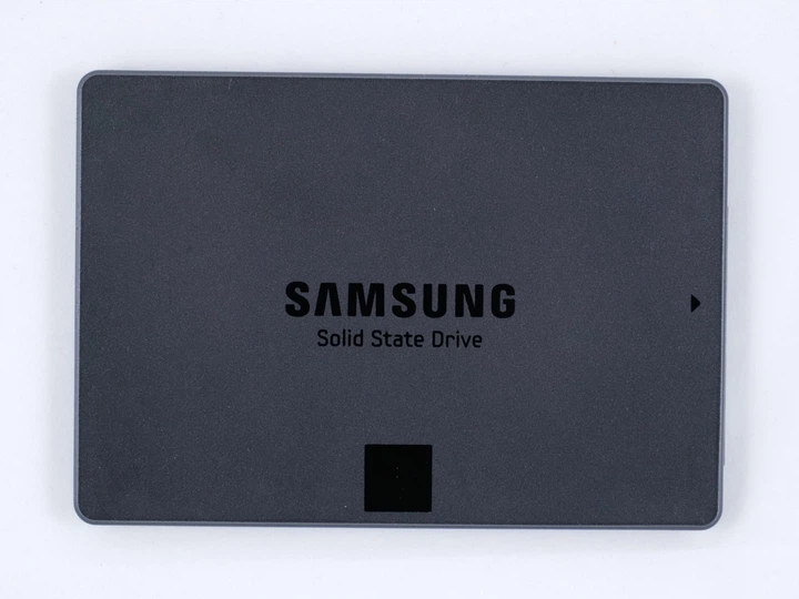 Твердотельный SSD накопитель Samsung 840 Evo-Series 250GB 2.5" SATA III TLC (MZ-7TE250BW) - Фото 2 Твердотельный SSD накопитель Samsung 840 Evo-Series 250GB 2.5" SATA III TLC (MZ-7TE250BW) - изображение 2