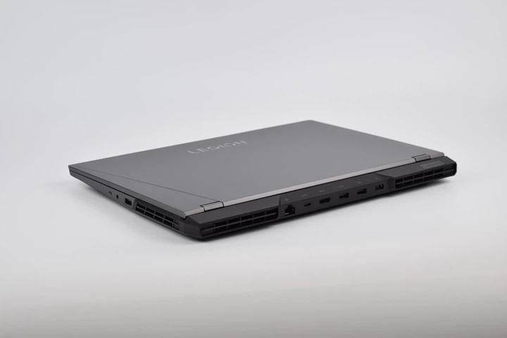 Ігровий ноутбук Lenovo Legion 5 Pro 16IAH7H i7-12700H / 16GB / 1TB / RTX 3060 / 16" WQXGA IPS 165Hz / Win11 (82RF002SUK) - зображення 3