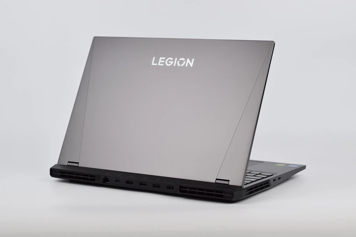 Ігровий ноутбук Lenovo Legion 5 Pro 16IAH7H i7-12700H / 16GB / 1TB / RTX 3060 / 16" WQXGA IPS 165Hz / Win11 (82RF002SUK) - зображення 7