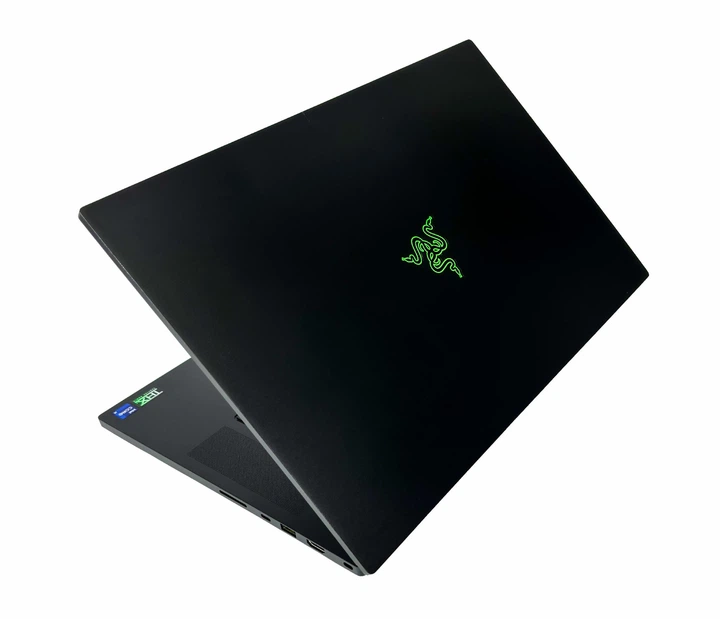 Ноутбук Razer Blade 17: Core i9-12900H / DDR5 32 ГБ / GeForce RTX 3070 Ti, 8 ГБ / SSD 1 ТБ / 17.3" UHD 4K, 144 Гц / Б/У - Фото 9 Ноутбук Razer Blade 17: Core i9-12900H / DDR5 32 ГБ / GeForce RTX 3070 Ti, 8 ГБ / SSD 1 ТБ / 17.3" UHD 4K, 144 Гц / Б/У - изображение 9