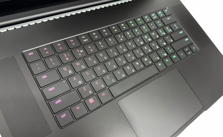 Ноутбук Razer Blade 17: Core i9-12900H / DDR5 32 ГБ / GeForce RTX 3070 Ti, 8 ГБ / SSD 1 ТБ / 17.3" UHD 4K, 144 Гц / Б/У - Фото 12 Ноутбук Razer Blade 17: Core i9-12900H / DDR5 32 ГБ / GeForce RTX 3070 Ti, 8 ГБ / SSD 1 ТБ / 17.3" UHD 4K, 144 Гц / Б/У - изображение 12