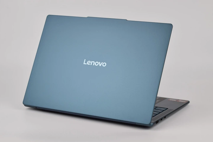 Ультрабук Lenovo Yoga Slim 7 14AKP10 Ryzen AI 7 350 / 32GB / 1TB / AMD Radeon 860M / 14" WUXGA OLED / Win11 Pro Ноутбук - Фото 7 Ультрабук Lenovo Yoga Slim 7 14AKP10 Ryzen AI 7 350 / 32GB / 1TB / AMD Radeon 860M / 14" WUXGA OLED / Win11 Pro Ноутбук - изображение 7