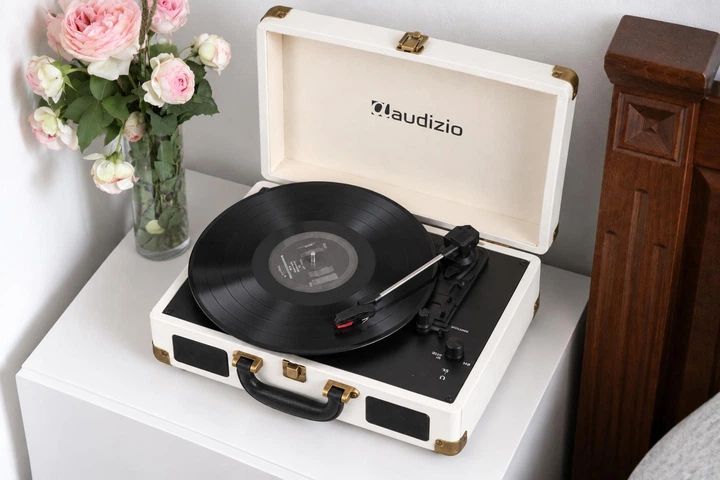 Вініловий програвач Audizio Creamy White з Bluetooth IN-OUT, портативний програвач для вінілових платівок, ретро грамофон у синьому кольорі, з вбудованими колонками БВ - Б/У - изображение 4