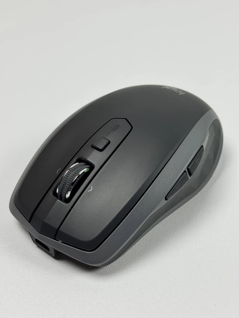 Беспроводная оптическая мышь Logitech MX Anywhere 2S Graphite - работает на стекле, быстрая прокрутка Hyper-fast, подключение до 3 устройств, Bluetooth (910-007232) - Б/У - Фото 4 Беспроводная оптическая мышь Logitech MX Anywhere 2S Graphite - работает на стекле, быстрая прокрутка Hyper-fast, подключение до 3 устройств, Bluetooth (910-007232) - Б/У - изображение 4