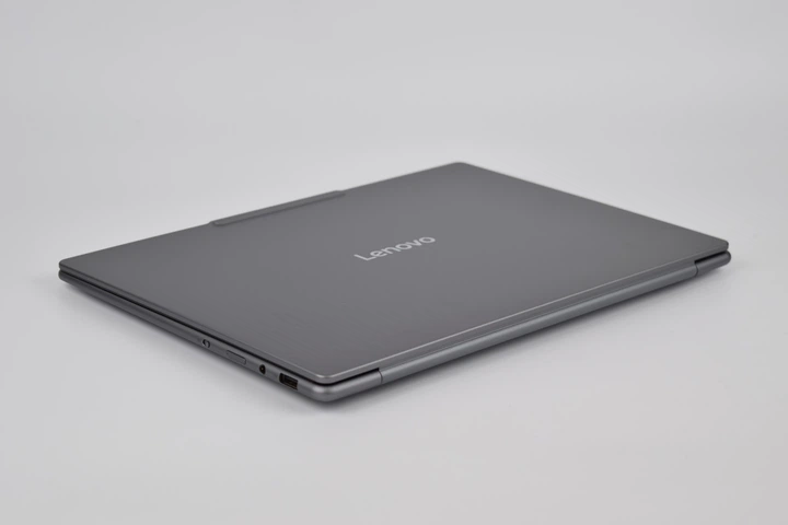 Ультрабук Lenovo Yoga Slim 7 14ILL10 U7 258V / 32GB / 1TB / Intel Arc 140V / 14" WUXGA OLED / Win11 Ноутбук (с1522) - Уцінка - Фото 2 Ультрабук Lenovo Yoga Slim 7 14ILL10 U7 258V / 32GB / 1TB / Intel Arc 140V / 14" WUXGA OLED / Win11 Ноутбук (с1522) - Уцінка - зображення 2