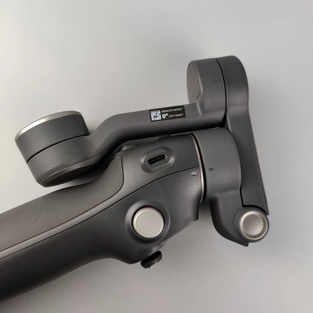 Стабілізатор DJI Osmo Mobile 7P Сірий (102461385) - Уцінка - Фото 10 Стабілізатор DJI Osmo Mobile 7P Сірий (102461385) - Уцінка - зображення 10
