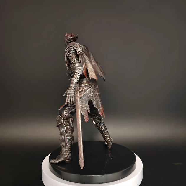 Коллекционная фигурка Душа Пепла с мечом-кочергой, 18 см — Dark Souls - Фото 4 Коллекционная фигурка Душа Пепла с мечом-кочергой, 18 см — Dark Souls - изображение 4