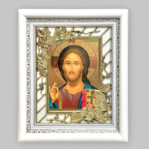 Икона Спаситель, лик 15х18 см, в белом киоте с виноградным окладом, 53511 - Фото 1 Икона Спаситель, лик 15х18 см, в белом киоте с виноградным окладом, 53511 - изображение 1