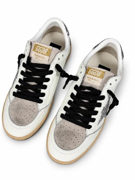 Женские кеды Golden Goose GGDB бело-серебристые из натуральной кожи с блестящей звездой и черными шнурками размер 41 - Фото 2 Женские кеды Golden Goose GGDB бело-серебристые из натуральной кожи с блестящей звездой и черными шнурками размер 41 - изображение 2