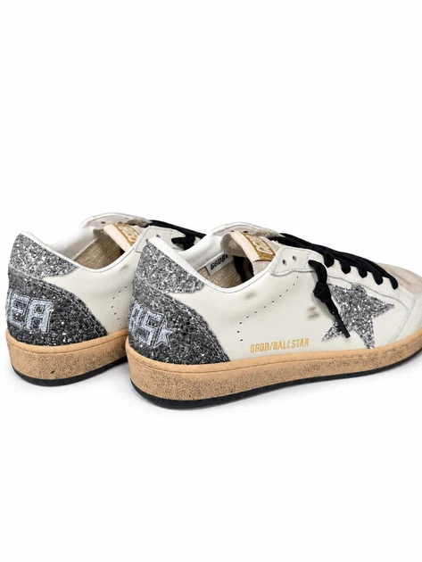 Женские кеды Golden Goose GGDB бело-серебристые из натуральной кожи с блестящей звездой и черными шнурками размер 41 - Фото 4 Женские кеды Golden Goose GGDB бело-серебристые из натуральной кожи с блестящей звездой и черными шнурками размер 41 - изображение 4