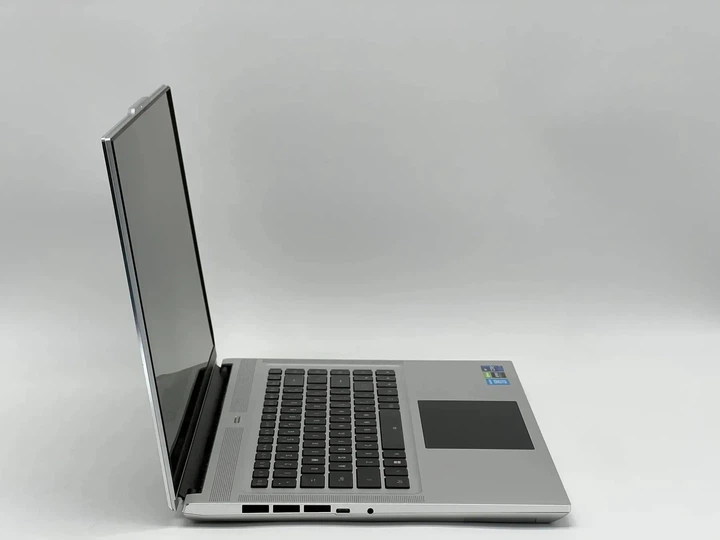 Ноутбук GIGABYTE 16 Aero 16 RP86 UHD+ OLED/Intel Core i7-12700H/32GB/1TB SSD/NVIDIA GeForce RTX 3070 Ti 8GB/DOS/Silver (SH2507046) Б/у - Фото 3 Ноутбук GIGABYTE 16 Aero 16 RP86 UHD+ OLED/Intel Core i7-12700H/32GB/1TB SSD/NVIDIA GeForce RTX 3070 Ti 8GB/DOS/Silver (SH2507046) Б/у - изображение 3