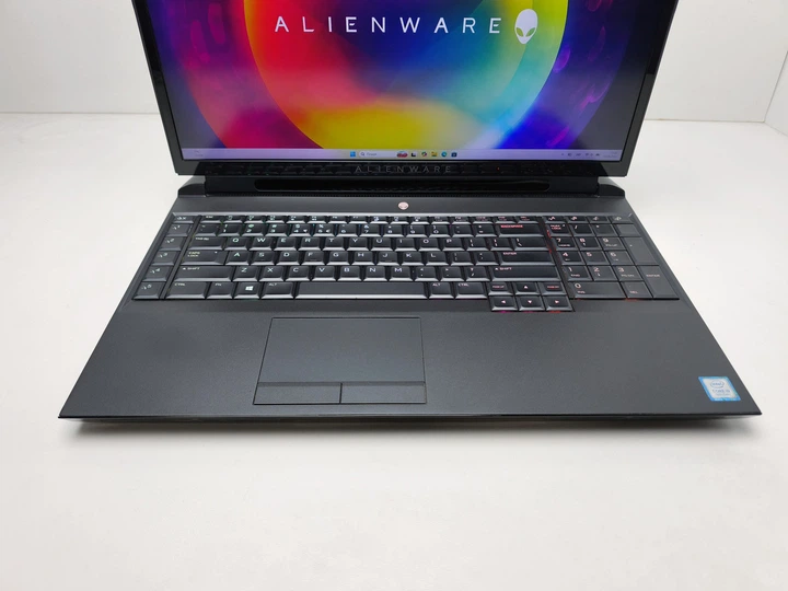 Ноутбук Dell Alienware 17.3 FHD IPS 144Hz Core i9-9900K 16GB DDR4 SSD 512GB RTX 2080 8GB Б/У - Фото 2 Ноутбук Dell Alienware 17.3 FHD IPS 144Hz Core i9-9900K 16GB DDR4 SSD 512GB RTX 2080 8GB Б/У - зображення 2