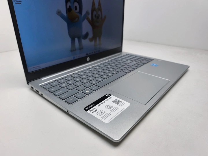 Ноутбук HP 15 15.6 FHD IPS Core i3-N305 8ядeр Ram 8GB SSD 256GB Intel UHD Graphics Б/У - Фото 3 Ноутбук HP 15 15.6 FHD IPS Core i3-N305 8ядeр Ram 8GB SSD 256GB Intel UHD Graphics Б/У - зображення 3