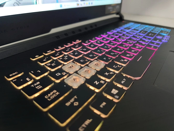 Ноутбук Asus ROG Strix G17 17.3 IPS 144Hz i7-10750H 32GB DDR4 SSD512GB Nvidia RTX2070 8GB Б/У - зображення 7