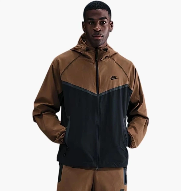 Куртка мужская Nike Tech Black/Brown M HM7151-017 - Фото 1 Куртка мужская Nike Tech Black/Brown M HM7151-017 - изображение 1