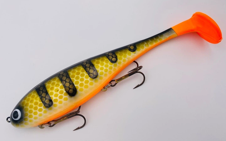 Силіконова приманка Musky Innovations Regular Shallow Swimmin' Dawg 203 мм 99 г #Orange Belly Perch (2315667) - изображение 2
