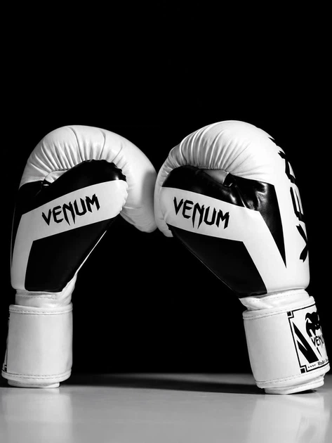Боксерські рукавички Venum 12 унцій для боксу кікбоксингу та єдиноборств тренувальні на липучці білі 2 шт - Фото 8 Боксерські рукавички Venum 12 унцій для боксу кікбоксингу та єдиноборств тренувальні на липучці білі 2 шт - зображення 8