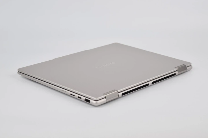 Ультрабук-трансформер Lenovo Yoga 7 2-in-1 14AGP11 Ryzen AI 7 445 / 32GB / 1TB / 14" 2.8K OLED 120Hz / Win11 / Pen / Seashell - Refurbished - Фото 6 Ультрабук-трансформер Lenovo Yoga 7 2-in-1 14AGP11 Ryzen AI 7 445 / 32GB / 1TB / 14" 2.8K OLED 120Hz / Win11 / Pen / Seashell - Refurbished - изображение 6