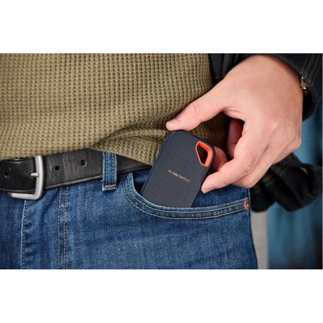 Зовнішній SanDisk SSD Extreme Portable Tripel USB 1 ТБ 2000 МБ/с читання 1800 МБ/с запис (619659223151) - Фото 6 Зовнішній SanDisk SSD Extreme Portable Tripel USB 1 ТБ 2000 МБ/с читання 1800 МБ/с запис (619659223151) - зображення 6