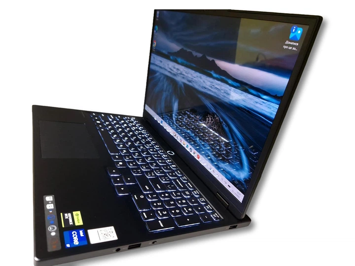 Ігровий ноутбук Lenovo Legion 5 15IRX10 15.1" (2560×1600) 2K OLED 165 Гц Core i7-13650HX 32 Гб/1 Тб RTX 5070 8Гб б/в - зображення 2