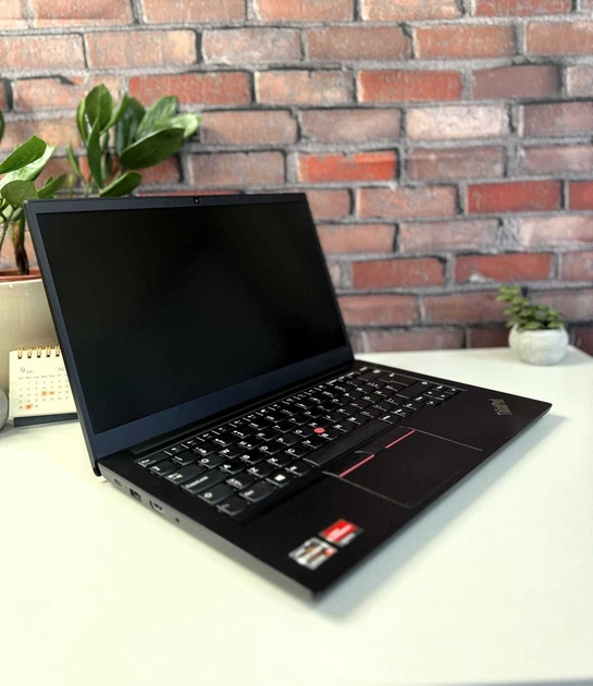 Ультрабук Lenovo ThinkPad E14 Gen 3 / 14" (1920x1080) IPS / AMD Ryzen 3 5300U (4 (8) ядра по 2.6 - 3.8 GHz) / 8 GB DDR4 / 256 GB SSD / AMD Radeon Graphics / WebCam б/у - изображение 4