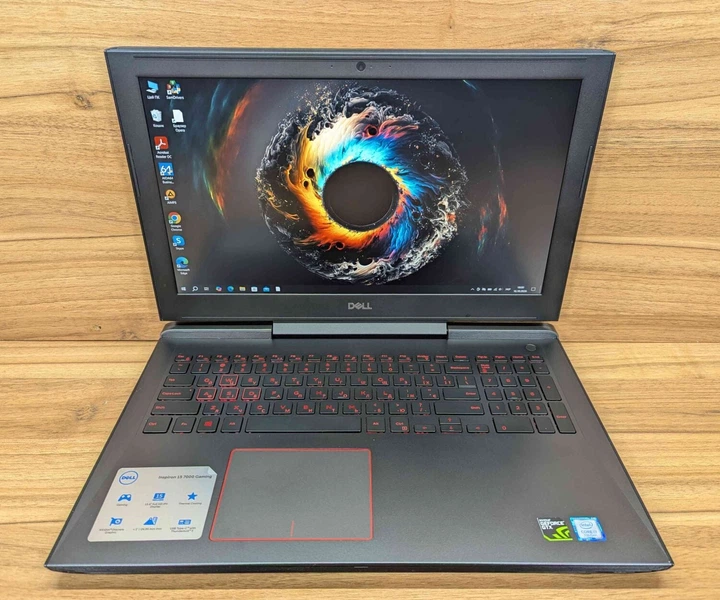 Ігровий ноутбук Dell Inspiron 7577 / 15.6" (1920x1080) IPS / Intel Core i7-7700HQ (4 (8) ядра по 2.8 - 3.8 GHz) / 16 GB DDR4 / 512 GB SSD / nVidia GeForce GTX 1060, 6 GB GDDR5, 192-bit / WebCam / Windows 10 б/в + Подарунок Бездротова миша / USB - Фото 2 Ігровий ноутбук Dell Inspiron 7577 / 15.6" (1920x1080) IPS / Intel Core i7-7700HQ (4 (8) ядра по 2.8 - 3.8 GHz) / 16 GB DDR4 / 512 GB SSD / nVidia GeForce GTX 1060, 6 GB GDDR5, 192-bit / WebCam / Windows 10 б/в + Подарунок Бездротова миша / USB - зображення 2