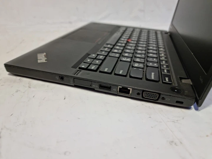 Ультрабук Б-клас Lenovo ThinkPad T440s / 14" (1600x900) TN / Intel Core i5-4300U (2 (4) ядра по 1.9 - 2.9 GHz) / 8 GB DDR3 / 1000 GB HDD / Intel HD Graphics 4400 / WebCam / Win 10 Pro / Два АКБ б/в - зображення 5