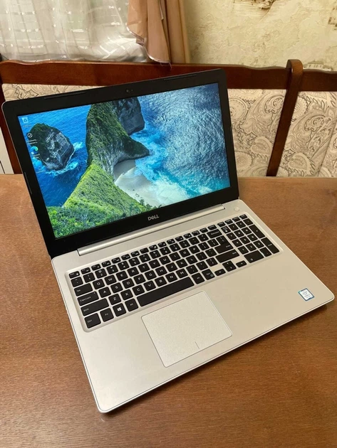 Ноутбук Dell Inspiron 5570 / 15.6" (1920x1080) IPS / Intel Core i7-8550U (4 (8) ядра по 1.8 - 4.0 GHz) / 16 GB DDR4 / 256 GB SSD / Intel UHD Graphics 620 / WebCam / DVD-ROM б/у - Фото 2 Ноутбук Dell Inspiron 5570 / 15.6" (1920x1080) IPS / Intel Core i7-8550U (4 (8) ядра по 1.8 - 4.0 GHz) / 16 GB DDR4 / 256 GB SSD / Intel UHD Graphics 620 / WebCam / DVD-ROM б/у - изображение 2