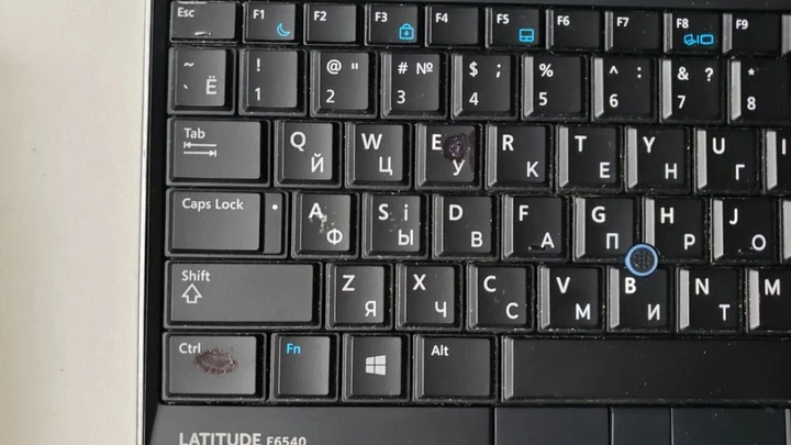Игровой ноутбук Dell Latitude E6540 / 15.6" (1920x1080) TN / Intel Core i7-4800MQ (4 (8) ядра по 2.7 - 3.7 GHz) / 16 GB DDR3 / 480 GB SSD / AMD Radeon HD 8790M, 2 GB GDDR5, 128-bit / WebCam / DVD-ROM б/у - Фото 4 Игровой ноутбук Dell Latitude E6540 / 15.6" (1920x1080) TN / Intel Core i7-4800MQ (4 (8) ядра по 2.7 - 3.7 GHz) / 16 GB DDR3 / 480 GB SSD / AMD Radeon HD 8790M, 2 GB GDDR5, 128-bit / WebCam / DVD-ROM б/у - изображение 4