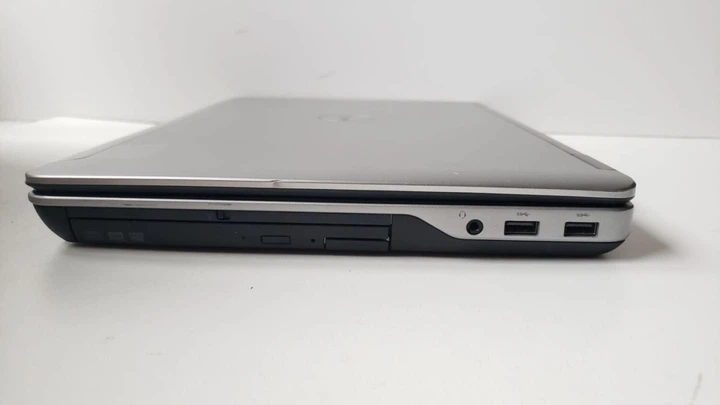 Игровой ноутбук Dell Latitude E6540 / 15.6" (1920x1080) TN / Intel Core i7-4800MQ (4 (8) ядра по 2.7 - 3.7 GHz) / 16 GB DDR3 / 480 GB SSD / AMD Radeon HD 8790M, 2 GB GDDR5, 128-bit / WebCam / DVD-ROM б/у - Фото 6 Игровой ноутбук Dell Latitude E6540 / 15.6" (1920x1080) TN / Intel Core i7-4800MQ (4 (8) ядра по 2.7 - 3.7 GHz) / 16 GB DDR3 / 480 GB SSD / AMD Radeon HD 8790M, 2 GB GDDR5, 128-bit / WebCam / DVD-ROM б/у - изображение 6