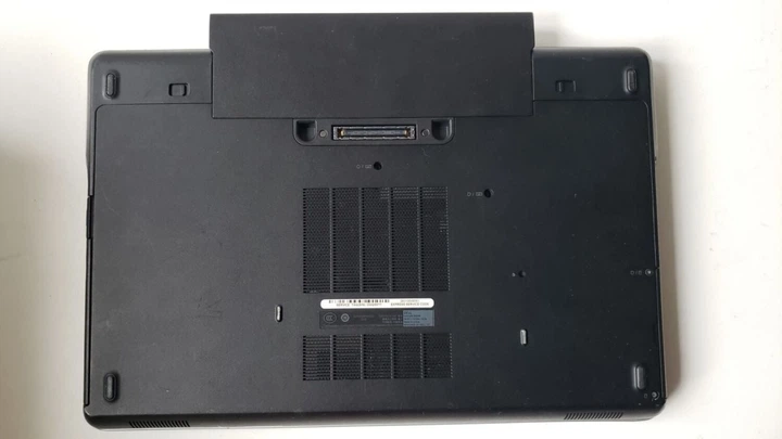 Игровой ноутбук Dell Latitude E6540 / 15.6" (1920x1080) TN / Intel Core i7-4800MQ (4 (8) ядра по 2.7 - 3.7 GHz) / 16 GB DDR3 / 480 GB SSD / AMD Radeon HD 8790M, 2 GB GDDR5, 128-bit / WebCam / DVD-ROM б/у - Фото 9 Игровой ноутбук Dell Latitude E6540 / 15.6" (1920x1080) TN / Intel Core i7-4800MQ (4 (8) ядра по 2.7 - 3.7 GHz) / 16 GB DDR3 / 480 GB SSD / AMD Radeon HD 8790M, 2 GB GDDR5, 128-bit / WebCam / DVD-ROM б/у - изображение 9