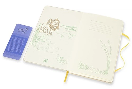 Блокнот Moleskine Wizard of Oz Лев середній 13 х 21 см нелінований жовтий - Фото 3 Блокнот Moleskine Wizard of Oz Лев середній 13 х 21 см нелінований жовтий - изображение 3