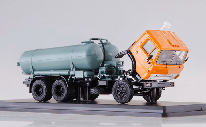 Модель SSM КАМАЗ-53213 Вакуумная машина КО-505 масштаб 1:43