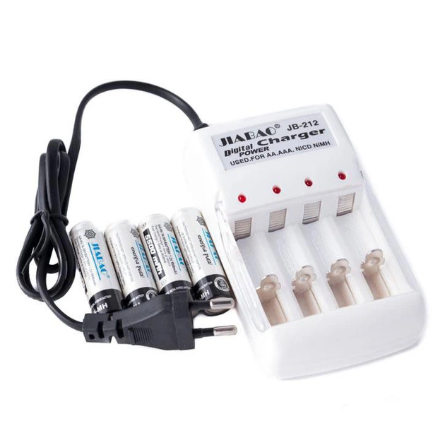 Зарядное устройство с АА аккумуляторами (4 шт) Jiabao Digital Charger JB-212 (3278) - изображение 4