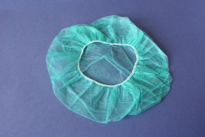 Шапочка-шарлотка одноразовая из нетканого материала (100 шт в уп.) зеленый