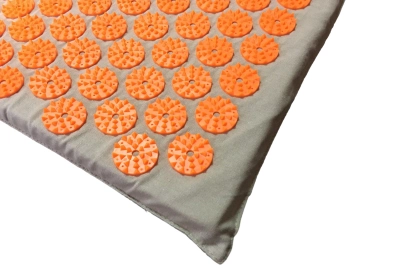 Акупунктурний масажний килимок (аплікатор Кузнєцова) Rao 64*40 см Сірий з оранжевим