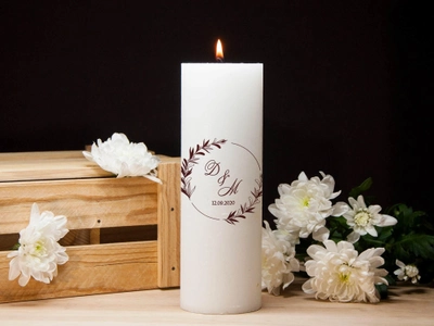 Декоративная свеча для свадьбы Didiart с именной печатью инициалов цилиндрическая белая 7x20 см