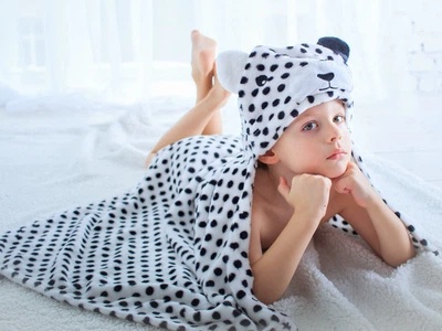 Дитячий рушник з капюшоном DREAM TOWELS ВЕДМЕДИК 76Х92 БІЛИЙ (DM-1006)
