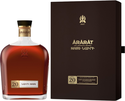 Бренди ARARAT Наири 20 лет выдержки 0.7 л 40% в подарочной упаковке (4850001002130)