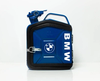 Подарок для мужчин Канистра-бар 5 л с маркой авто BMW Синяя + 2 стакана в подарок Shop Monkeys (KA-BMW-4202)