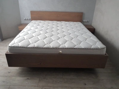 Двуспальная кровать из массива дуба Кристофер 160х220 парящая с подъемным механизмом Грей Шаг ламелей 5,5 см.