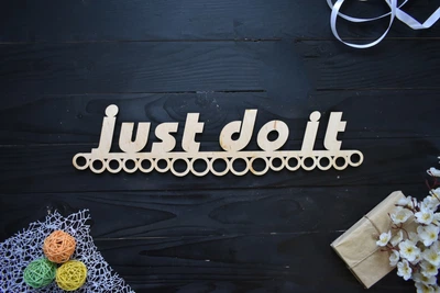 Медальница из фанеры в натуральном цвете "Just do it" под заказ (МД0003)
