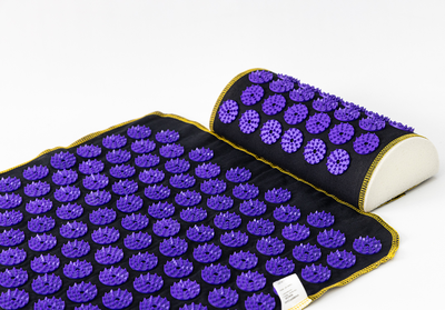 Масажний килимок Аплікатор Кузнєцова + валик масажер для спини/шиї/ніг/стоп/голови/тіла OSPORT (n-0009) Чорно-фіолетовий