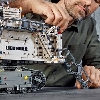 Lego technic hot sale liebherr excavator 42100