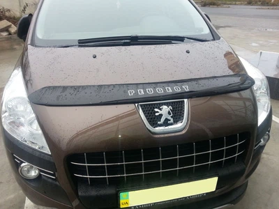 Дефлектор капота Peugeot 3008 2009-2016 с логотипом Vip Tuning