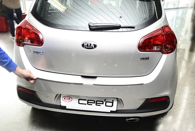Накладка на бампер KIA Ceed 2012-2019 з загином хетчбек виконання Premium NataNiko